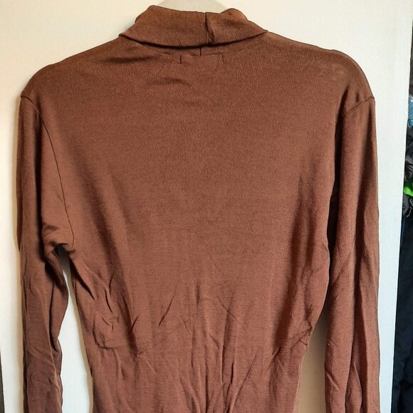 Simply Merino turtleneck size xlarge in nutmeg - Picture 3 of 12